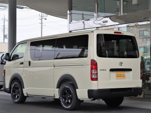 ハイエースバンDX　4WD　ディーゼル　丸目
