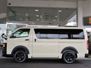 ハイエースバンDX　4WD　ディーゼル　丸目