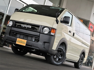 ハイエースバンDX　4WD　ディーゼル　丸目