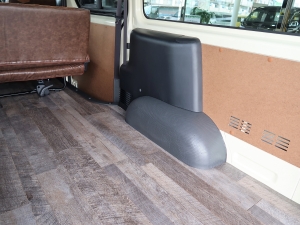 ハイエースバンDX　4WD　ディーゼル　丸目