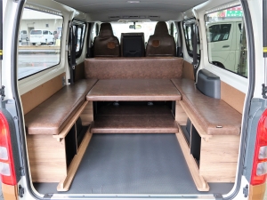 ハイエースバンDX　4WD　ディーゼル　丸目