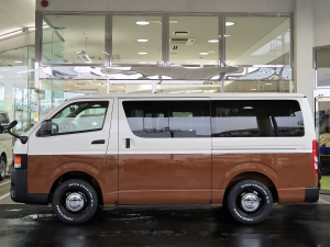 ハイエースバンDX　4WD　ディーゼル　丸目