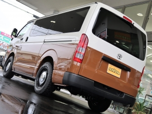 ハイエースバンDX　4WD　ディーゼル　丸目