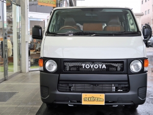 ハイエースバンDX　4WD　ディーゼル　丸目