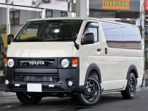 ハイエースＶ丸目カスタム　ライトイエロー　ネオクラシック