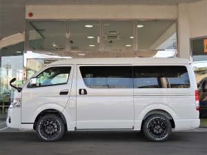 ハイエースワゴン１０人乗り　車中泊仕様