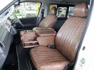 ハイエースバン特設カラーライトイエロー　安全装備付き