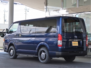 ハイエースバン丸目カスタム　　ネオクラシック