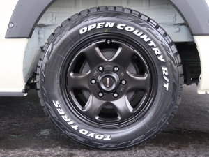 ハイエースバンディーゼル4WD　丸目カスタム　ネオクラシック