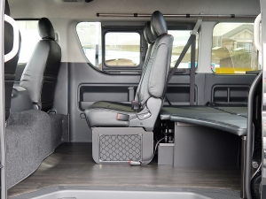 ハイエースワゴン一部改良後 安全装備追加　新車コンプリート