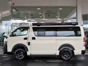 ハイエースバンディーゼル4WD　特設カラーライトイエロー
