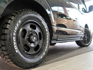 ハイエースバンディーゼル4WD　丸目カスタム　ネオクラシック