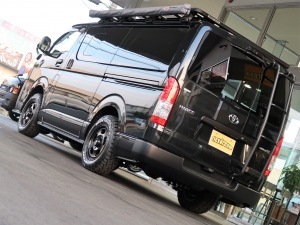 ハイエースバンディーゼル4WD　丸目カスタム　ネオクラシック