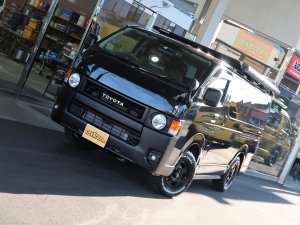 ハイエースバンディーゼル4WD　丸目カスタム　ネオクラシック
