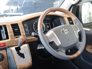 ハイエースバンDX　4WD　ディーゼル　丸目