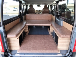 ハイエースバンDX　4WD　ディーゼル　丸目