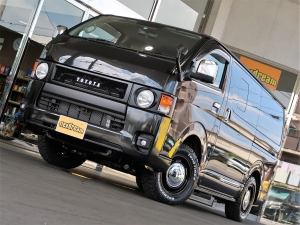 ハイエースバンディーゼル4WD　丸目カスタム　ネオクラシック