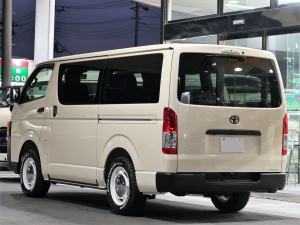 ハイエースバンディーゼル4WD　丸目カスタム　ネオクラシック