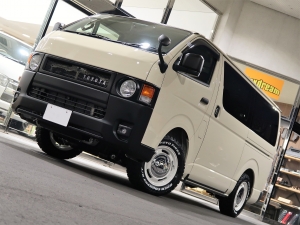 ハイエースバンディーゼル4WD　丸目カスタム　ネオクラシック