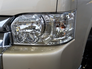 ハイエースバンスパロン　4WD　ディーゼル