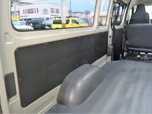 ハイエースバンスパロン　4WD　ディーゼル