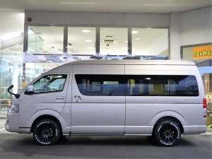 ハイエースバンスパロン　4WD　ディーゼル
