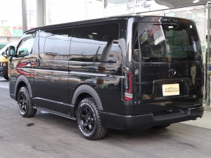 ハイエースバンディーゼル4WD　丸目カスタム　ネオクラシック