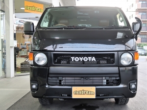 ハイエースバンディーゼル4WD　丸目カスタム　ネオクラシック