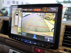ハイエースバン特設カラーライトイエロー　安全装備付き