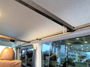 ハイエースバン特設カラーライトイエロー　安全装備付き