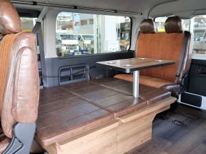 ハイエースワゴン１０人乗り　車中泊できる街乗り仕様車