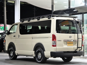 ハイエースバンディーゼル4WD　丸目カスタム　ネオクラシック