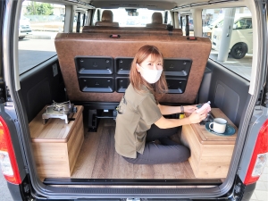 ハイエースバンディーゼル4WD　丸目カスタム　ネオクラシック