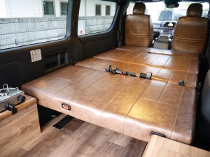 ハイエースバンディーゼル4WD　丸目カスタム　ネオクラシック