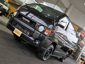 ハイエースバンディーゼル4WD　丸目カスタム　ネオクラシック