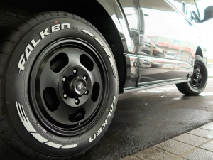ハイエースバンディーゼル4WD　丸目カスタム　ネオクラシック