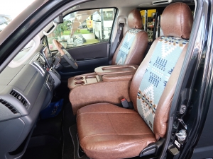 ハイエースバンディーゼル4WD　丸目カスタム　ネオクラシック