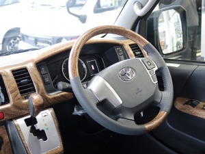 ハイエースバンDX　4WD　ディーゼル　丸目