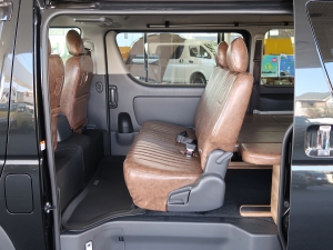 ハイエースバンディーゼル4WD　丸目カスタム　ネオクラシック