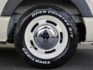 ハイエースバンディーゼル4WD　丸目カスタム　ネオクラシック