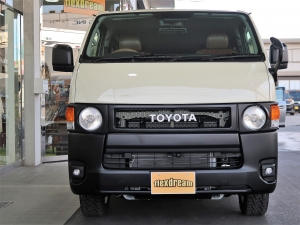 ハイエースバンディーゼル4WD　丸目カスタム　ネオクラシック