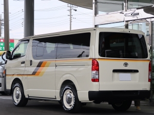ハイエースバンディーゼル4WD　丸目カスタム　ネオクラシック