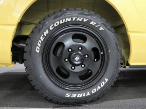ハイエースバンディーゼル4WD　丸目カスタム　ネオクラシック