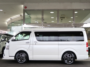 ハイエースワゴン新車コンプリート　ハイエースワゴン２ＷＤ