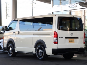 ハイエースバンディーゼル4WD　丸目カスタム　ネオクラシック
