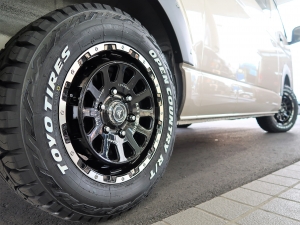 ハイエースバンスパロン　4WD　ディーゼル