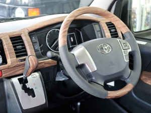 ハイエースバンスパロン　4WD　ディーゼル