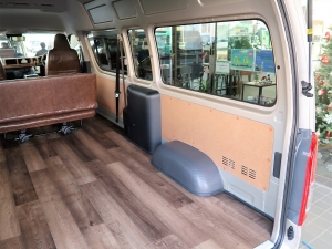 ハイエースバンスパロン　4WD　ディーゼル