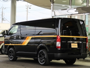 ハイエースバン丸目カスタム　　ネオクラシック