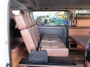 ハイエースバンディーゼル4WD　特設カラーライトイエロー